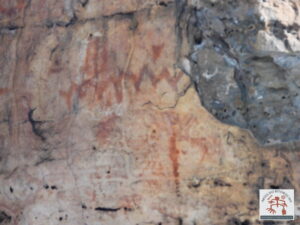 Painel com arte rupestre