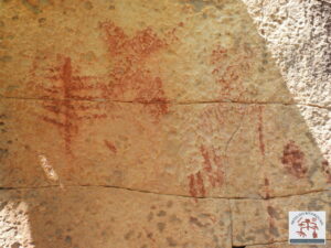 Painel com arte rupestre