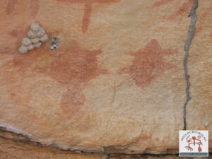 Painel com arte rupestre