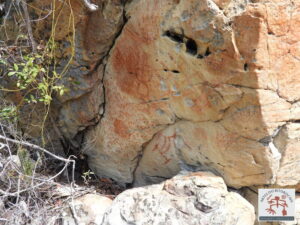 Painel com arte rupestre