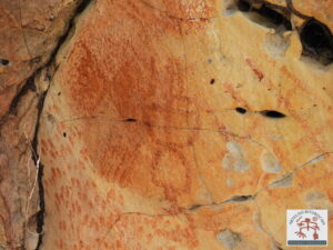 Painel com arte rupestre