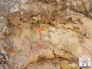 Painel com arte rupestre