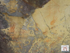 Painel com arte rupestre